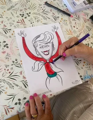 Taller de manualidades y creatividad para mayores en nuestro centro de día